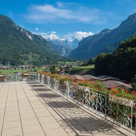 Waldhotel Unspunnen Szálloda 2*