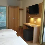 乌斯普纳森林酒店 2*