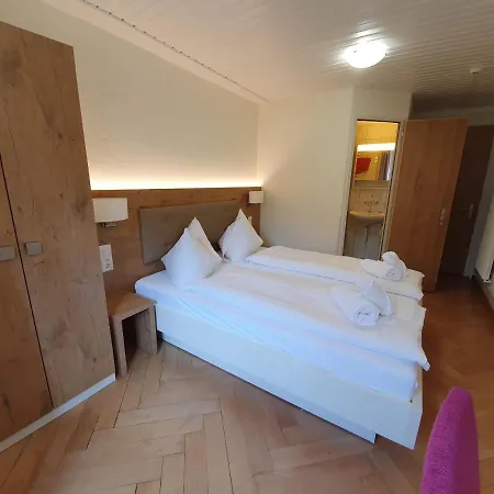 Waldhotel Unspunnen Szálloda 2*