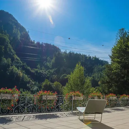 Waldhotel Unspunnen Szálloda 2*