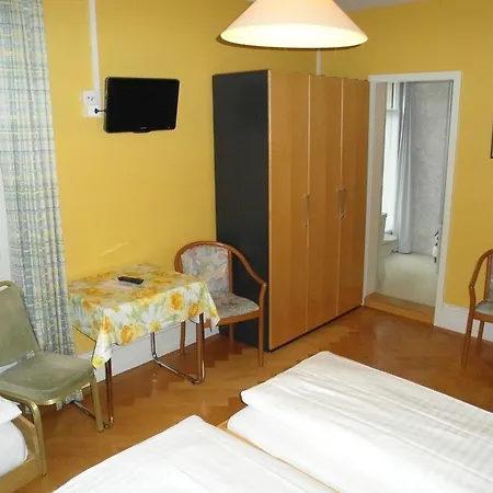 Waldhotel Unspunnen Szálloda 2*